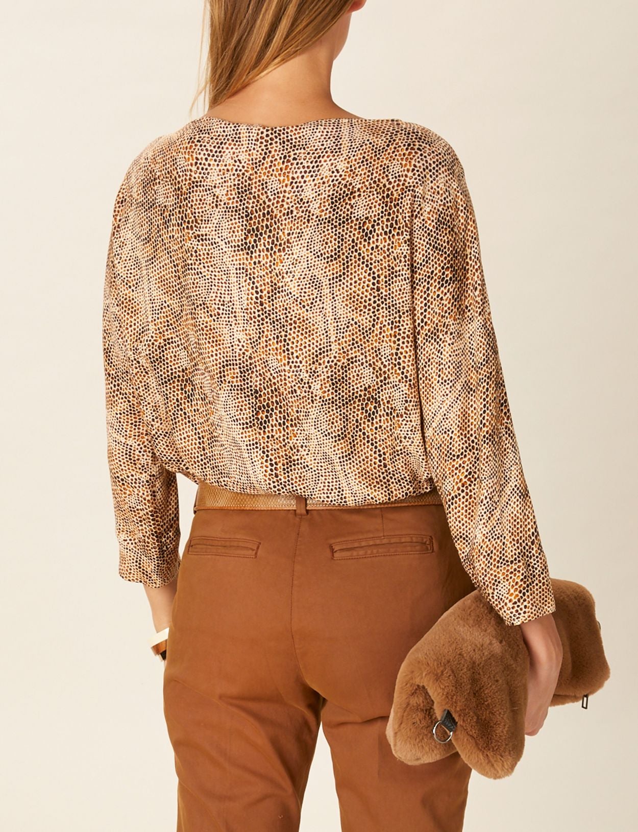 Vrouw Bootnek Popover Shirt In Bruin