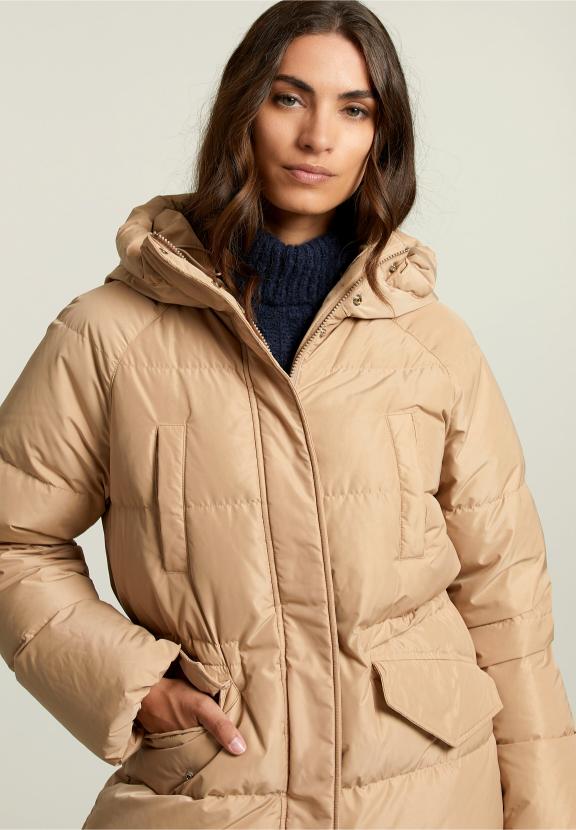 Manteau matelassé beige avec capuche