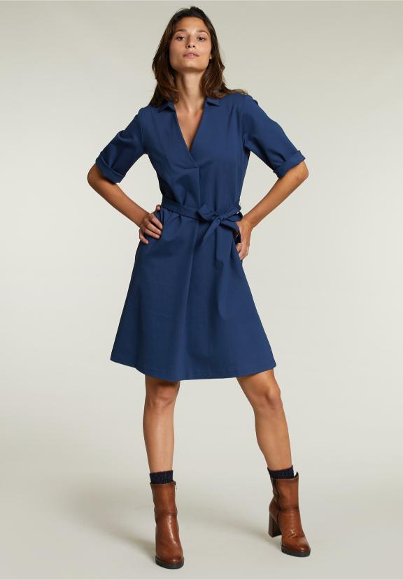 Robe bleue avec ceinture et manches 3/4