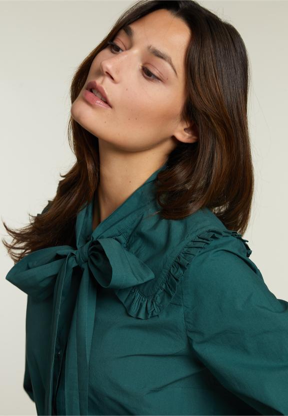 Blouse Verte Avec Nœud