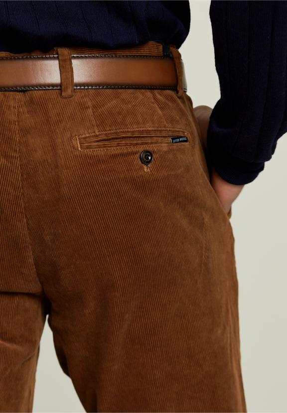 Pantalon en velours côtelé basique ajusté marron